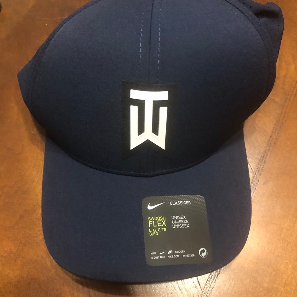 Nike New fitted hat. Tiger Woods brand. X/XL.